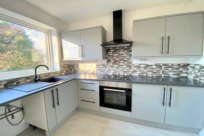 2 Bedroom Flat To Rent In Cloverley, Sale, M33