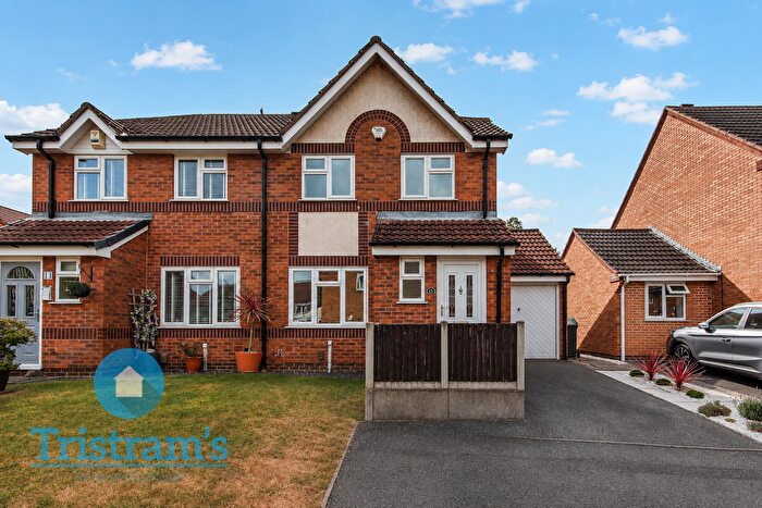 3 Bedroom Semi-detached House To Rent In Colindale Gardens, Nuthall, NG16