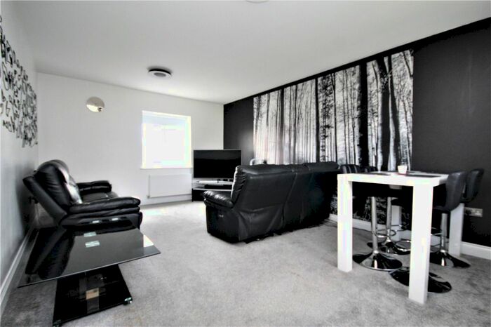 2 Bedroom Detached House To Rent In Bowers Close, Basildon, SS13