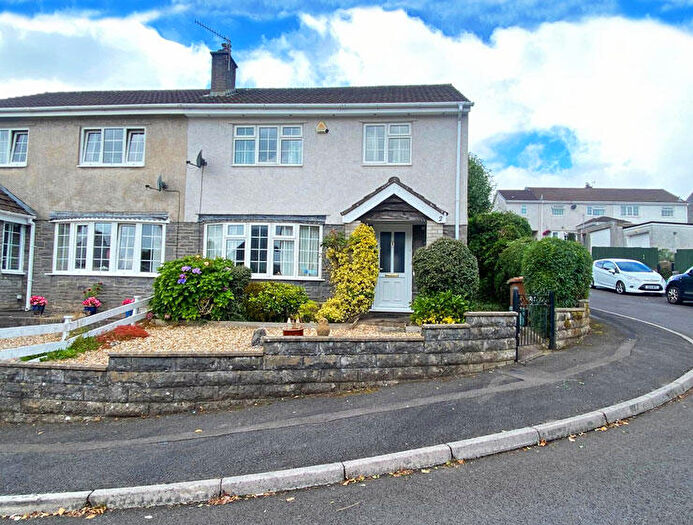 3 Bedroom Semi-Detached House For Sale In Trinity Close, Ystrad Mynach, Hengoed, CF82