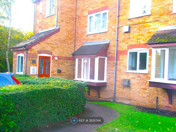 1 Bedroom Flat To Rent In Silver Birch Close, London, N11
