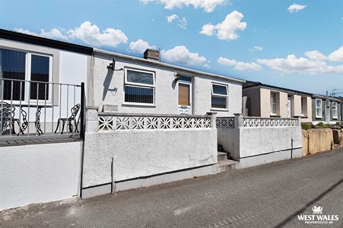 2 Bedroom Cottage For Sale In Wiston Street, Pembroke, SA71