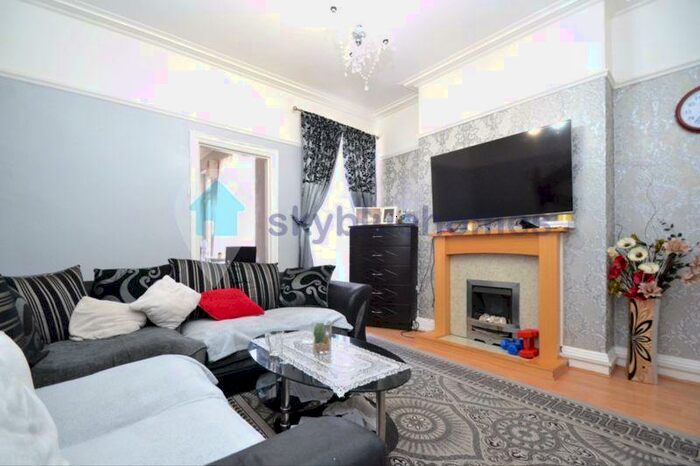 3 Bedroom Terraced House To Rent In Cromer Street, Leicester, LE2