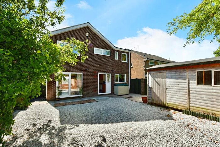 4 Bedroom Detached House For Sale In Eagle View, Aston, Sheffield, South Yorkshire, S26