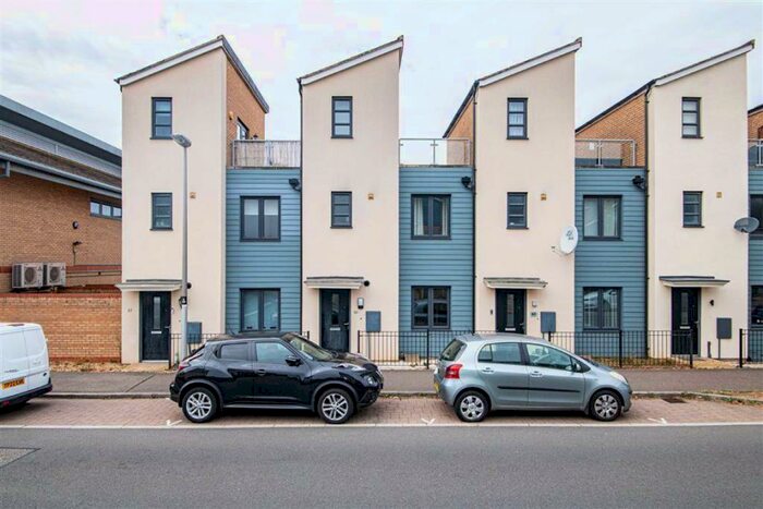 2 Bedroom Town House To Rent In Selkirk Drive, Oakridge Park, Milton Keynes, MK14