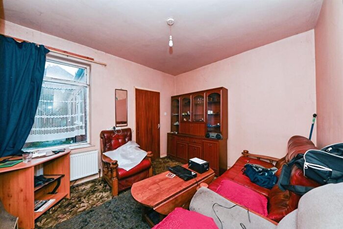 2 Bedroom Terraced House For Sale In Glasgow Street, Hull, HU3
