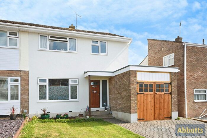 3 Bedroom Semi-Detached House For Sale In Derwent Avenue, Rayleigh, Essex, SS6