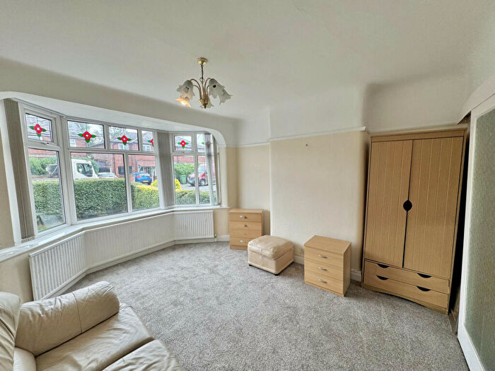 3 Bedroom Semi-Detached House To Rent In Lambton Road, Manchester, M21