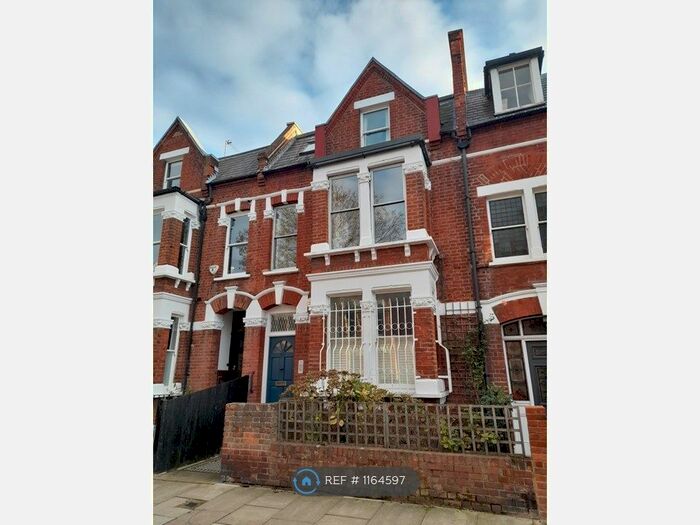 2 Bedroom Flat To Rent In Bolingbroke Road, London, W14