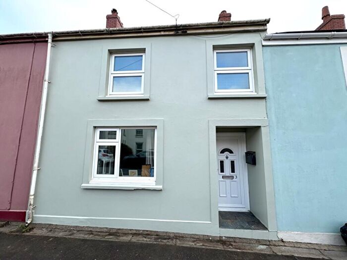 3 Bedroom Terraced House For Sale In Clynderwen, Pembrokeshire, SA66