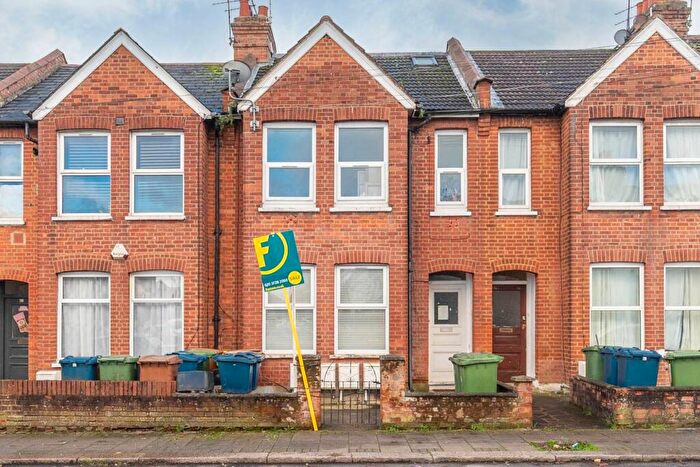 Studio For Sale In Rosslyn Crescent, Harrow, HA1