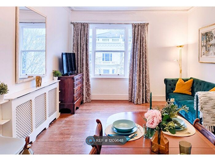 2 Bedroom Flat To Rent In Redcliffe Gardens, London, SW10