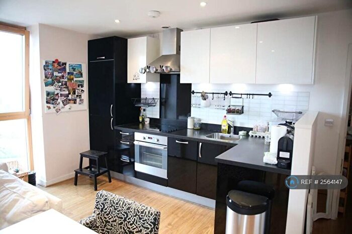 3 Bedroom Flat To Rent In Arboretum Place, Barking, IG11