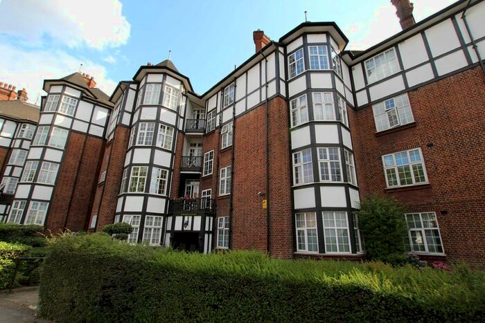 2 Bedroom Flat To Rent In Hendon Way, London, NW2