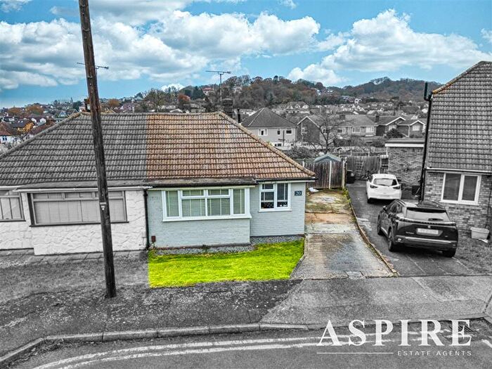 2 Bedroom Semi-Detached Bungalow For Sale In Karen Close, Benfleet, SS7