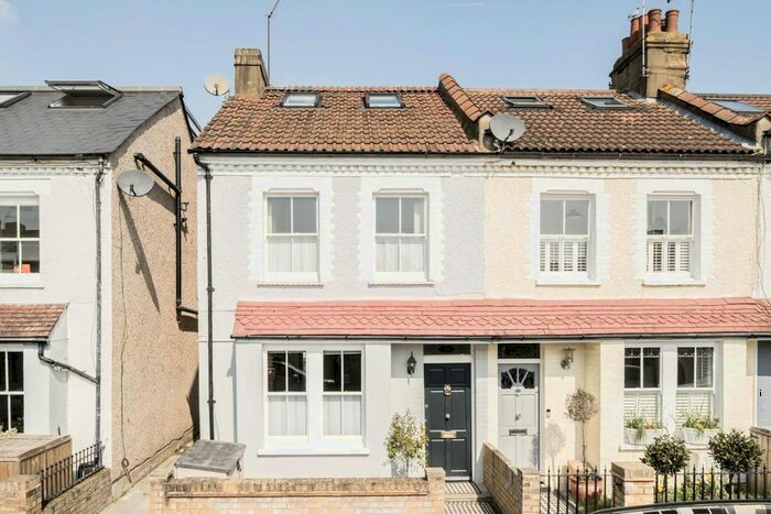 4 Bedroom Semi-Detached House To Rent In Gould Road, Twickenham, TW2