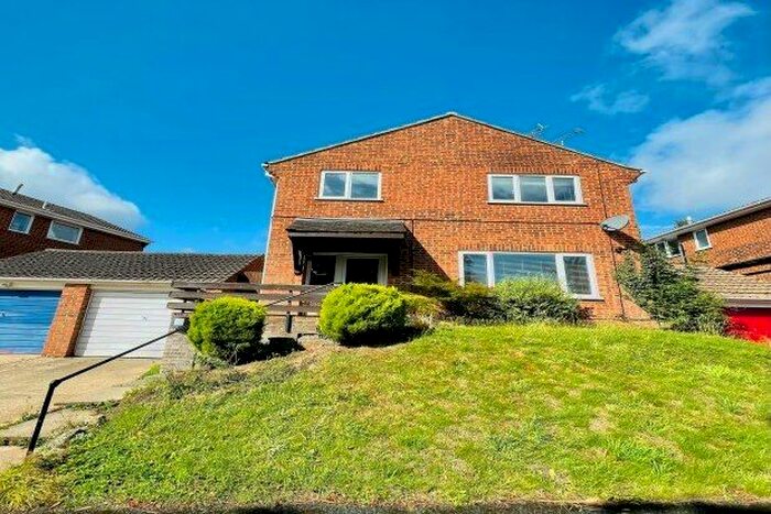 4 Bedroom Detached House To Rent In Cedar Grove, Gillingham, ME7
