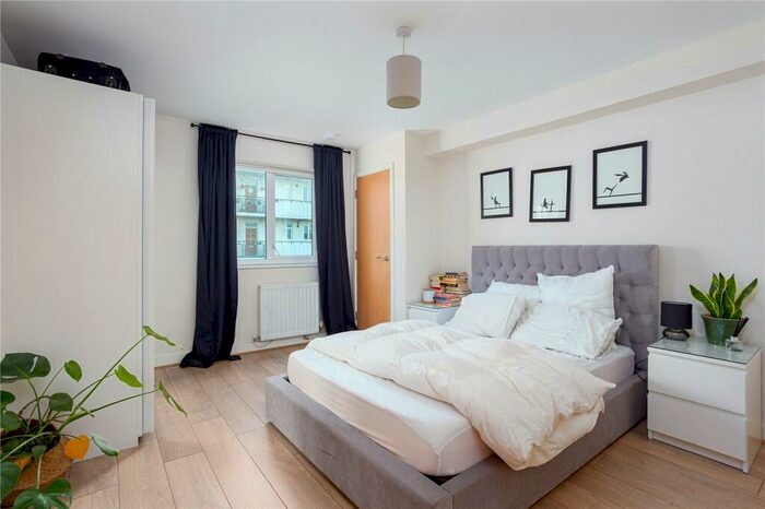 1 Bedroom Apartment To Rent In Limerick Close, London, SW12