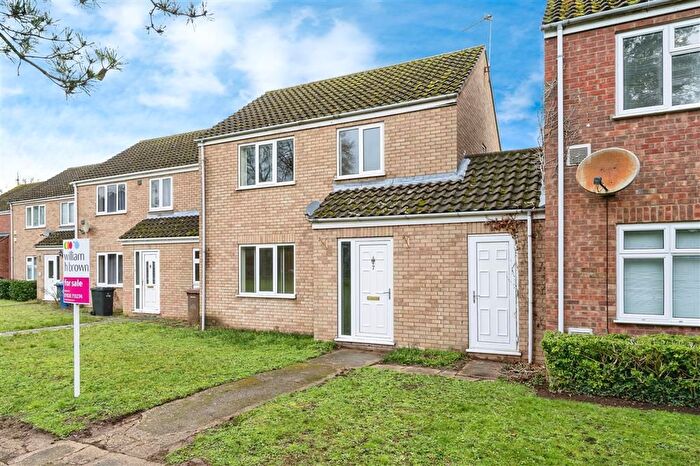 3 Bedroom Link Detached House For Sale In Rookery Green, Beck Row, Bury St. Edmunds, IP28