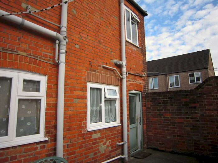 1 Bedroom End Of Terrace House To Rent In Merom Row, , Salisbury, SP2
