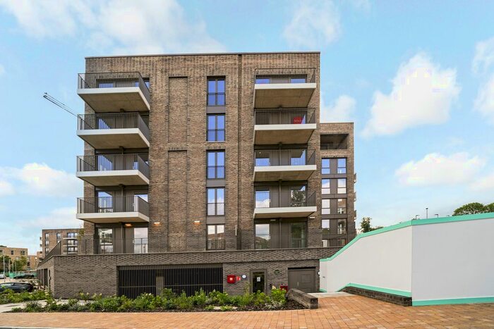 2 Bedroom Flat To Rent In Medawar Drive, Mill Hill, London, NW7