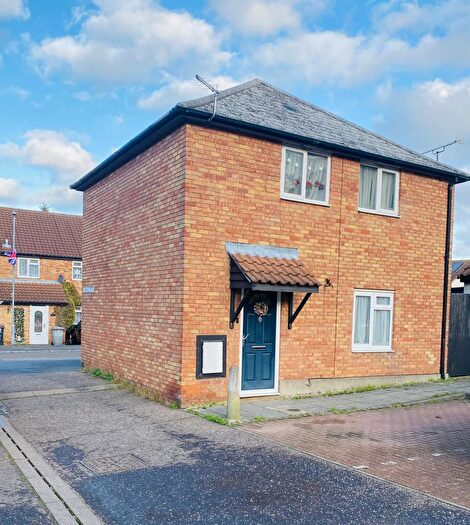 3 Bedroom Detached House For Sale In Sheering Court, Rayleigh, SS6