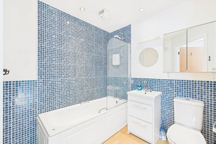 2 Bedroom Apartment For Sale In Woodacre, Portishead, Bristol, BS20