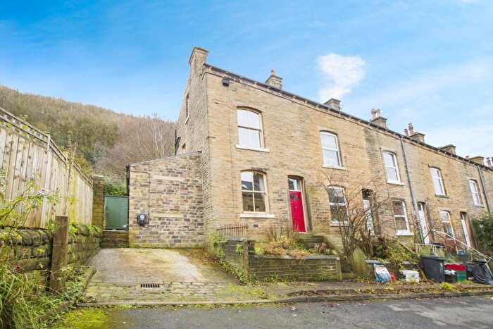 3 Bedroom End Of Terrace House For Sale In Gladstone Building, Hebden Bridge, HX7