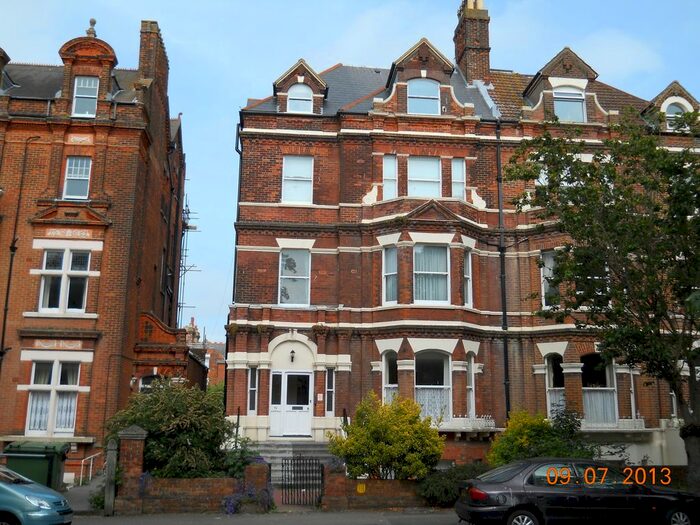2 Bedroom Flat To Rent In Castle Hill Avenue, Folkestone, CT20