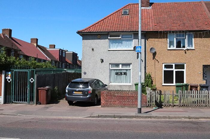 2 Bedroom End Of Terrace House To Rent In Green Lane, Dagenham, Essex, RM8