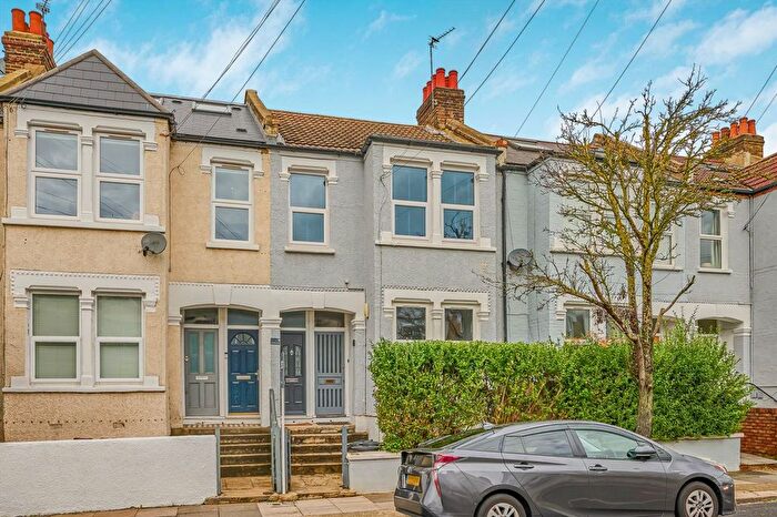 2 Bedroom Maisonette For Sale In Charlmont Road, Tooting, SW17