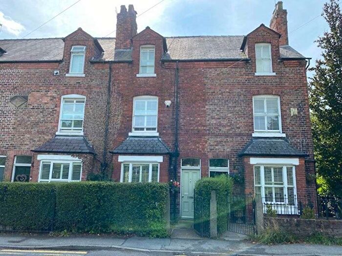 3 Bedroom Town House To Rent In Heyes Ln, A/E, SK9