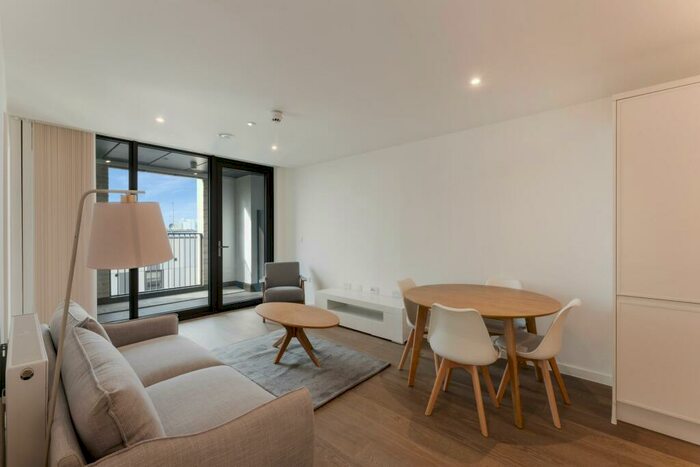 1 Bedroom Apartment To Rent In Vetro Court, Canary Wharf, E14