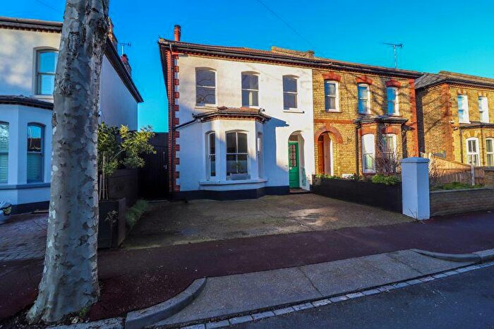 4 Bedroom Semi-Detached House To Rent In Park Terrace, Westcliff-On-Sea, SS0