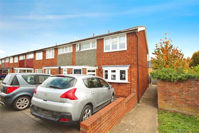3 Bedroom End Of Terrace House To Rent In Udall Gardens, Romford, RM5