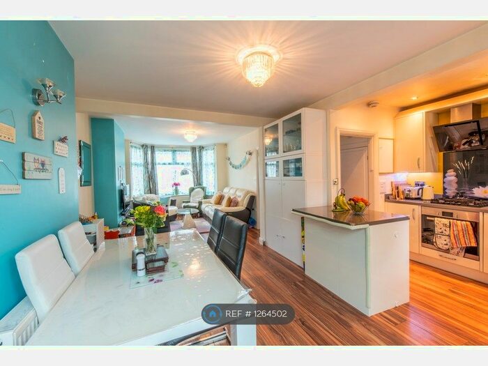 3 Bedroom Terraced House To Rent In Walden Avenue, Chislehurst BR7