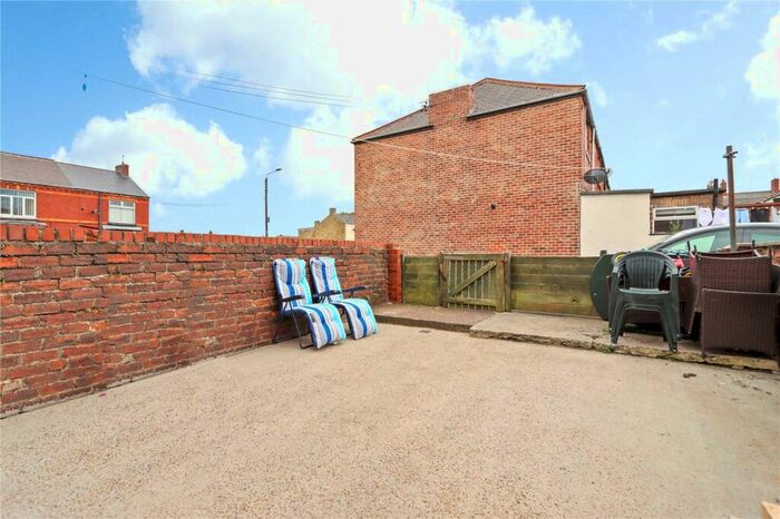 2 Bedroom End Of Terrace House To Rent In North Cross Street, Consett, Durham, DH8