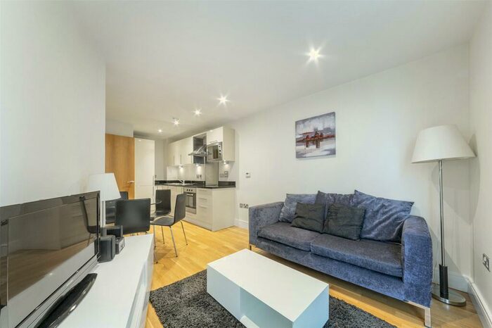1 Bedroom Apartment To Rent In Cobalt Point, Millharbour, Canary Wharf, London, E14