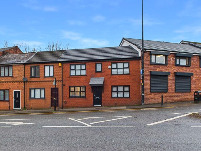 3 Bedroom Terraced House To Rent In Castle Street, Tyldesley, M29