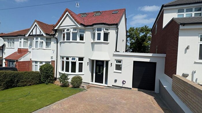 4 Bedroom Semi-Detached House To Rent In Uxendon Hill, Wembley Park, HA9