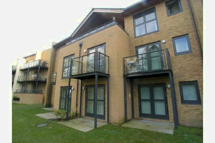 2 Bedroom Apartment To Rent In Stratford Court, Woking, GU21