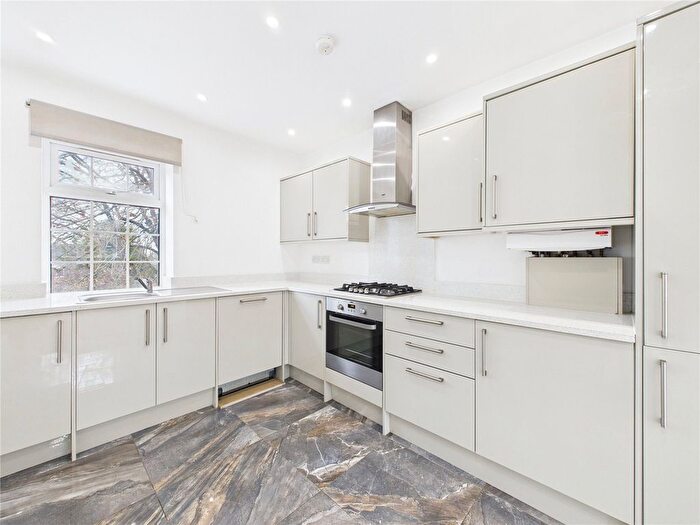 2 Bedroom Flat To Rent In , Sutton Lane, Banstead, Surrey, SM7