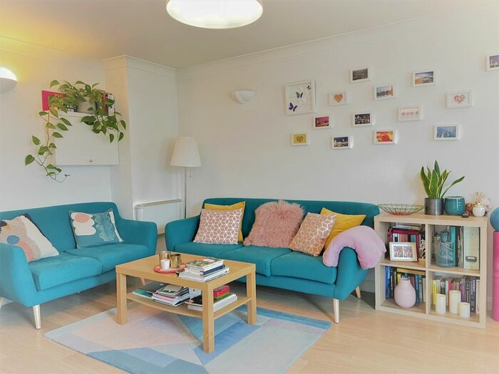 2 Bedroom Flat To Rent In Brixton Road, London, SW9