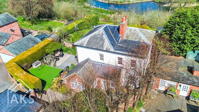 4 Bedroom Detached House For Sale In Dovecliff Road, Stretton, DE13