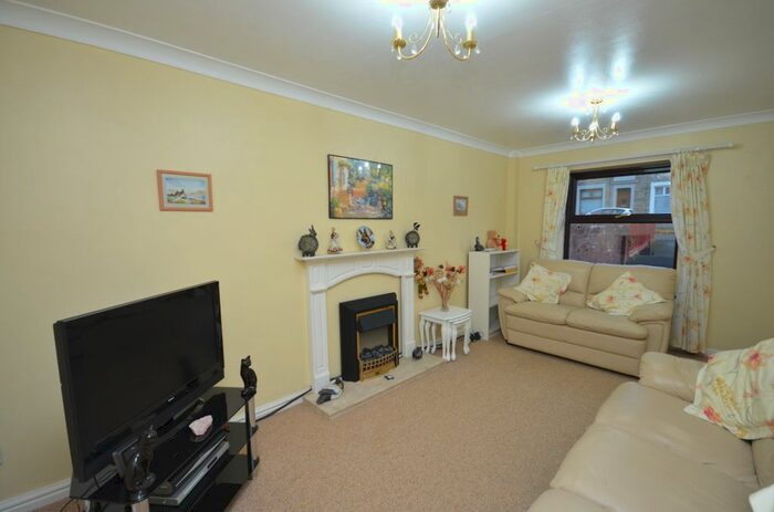 3 Bedroom Town House To Rent In Lightbown Street, Darwen BB3