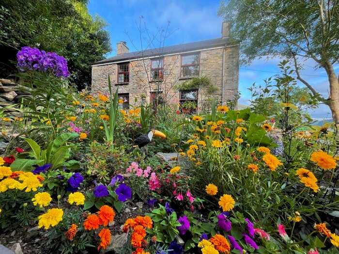 2 Bedroom Detached House For Sale In Waunfawr, LL55