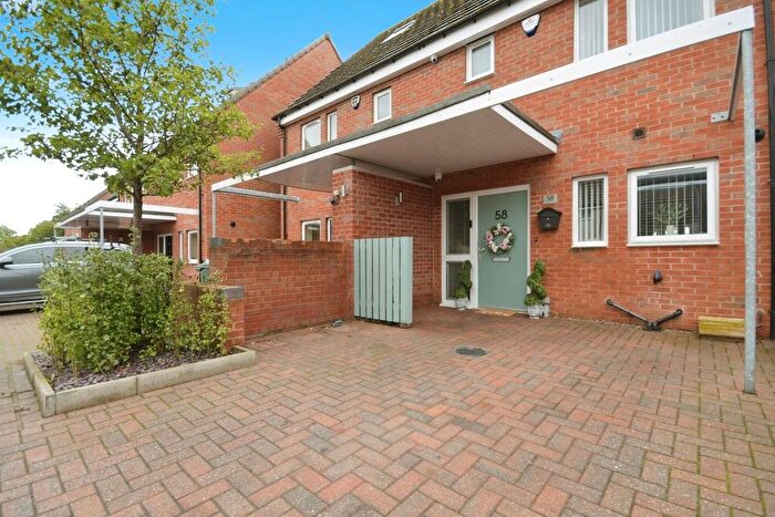 2 Bedroom Town House For Sale In Frecheville Street, Staveley, Chesterfield, S43