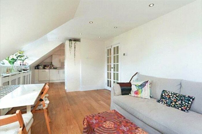 2 Bedroom Apartment To Rent In Haringey Park, Crouch End, London, N8