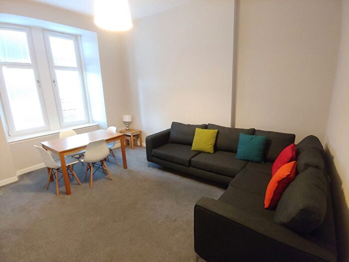 2 Bedroom Flat To Rent In Clarendon Place, St Georges Cross, Glasgow, G20