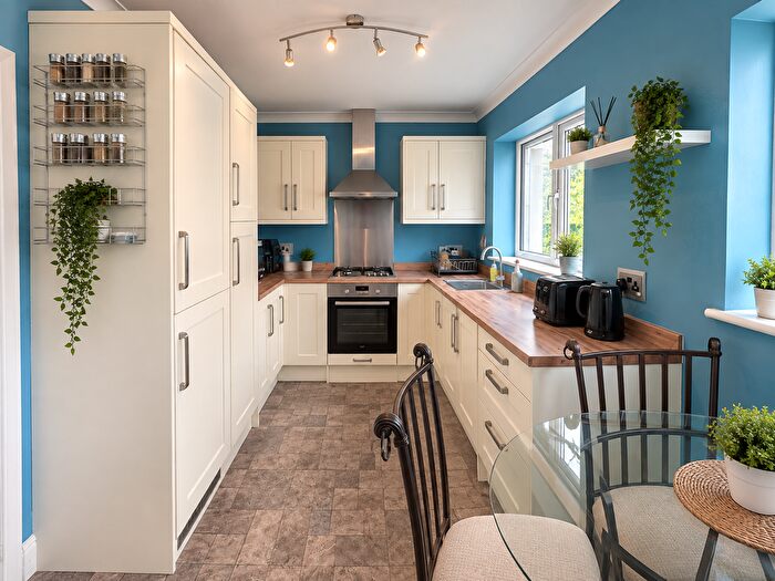 2 Bedroom Property To Rent In Coronation Street, Wakefield, WF2